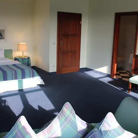 Golf Course Bonn מלון