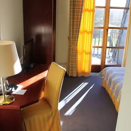 Golf Course Bonn מלון 3*