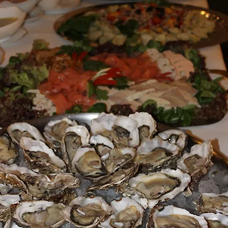 Golf Course Bonn מלון סנט אוגוסטין