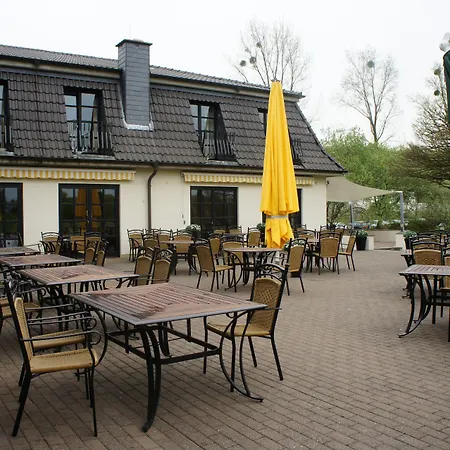 Golf Course Bonn מלון 3*