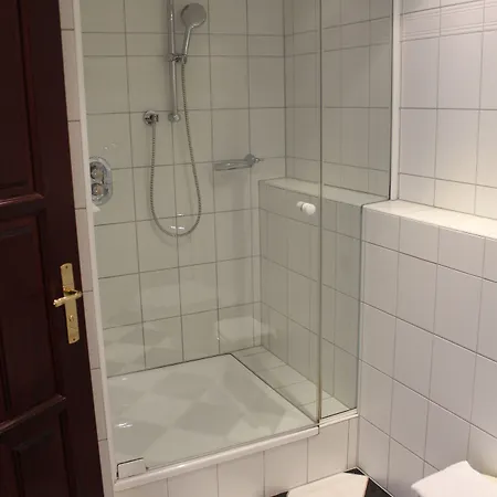 מלון Golf Course Bonn 3*